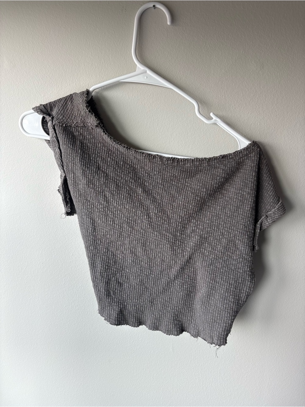 Ribbed One-Shoulder Crop Top - Charcoal Gray